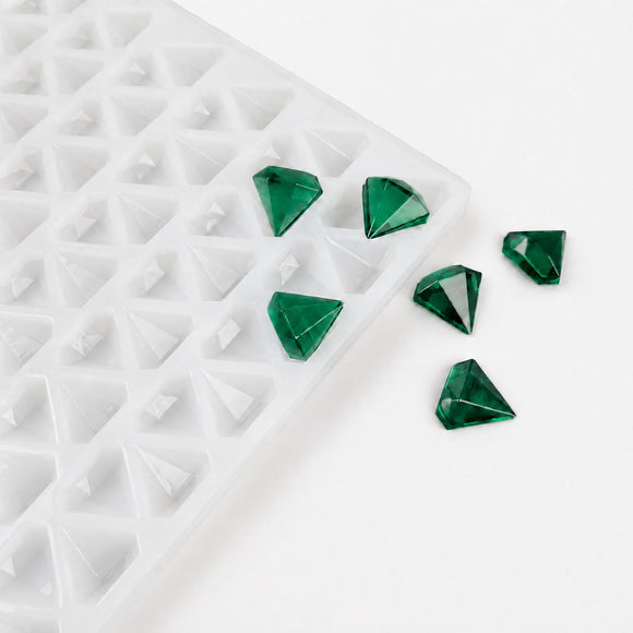 Formă pentru jeleuri diamant de 2 mL, 179 cavități, cu jeleuri translucide verde smarald