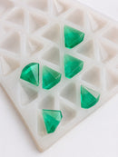 Forma pentru jeleuri diamant de 3.5 mL - 173 cavități - vedere detaliată, cu jeleuri verde smarald